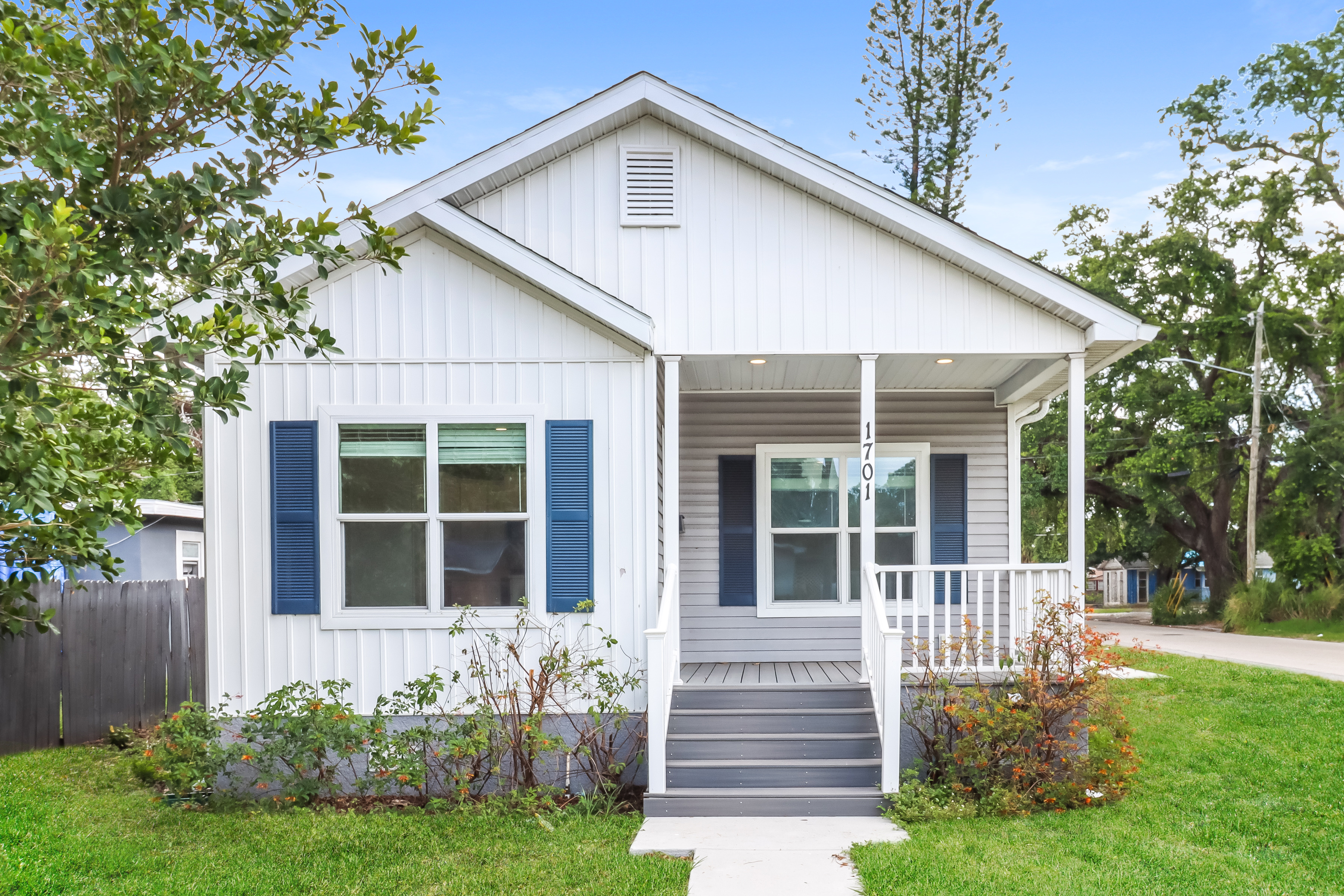 1701 16TH AVE S St. Petersburg, FL 33712